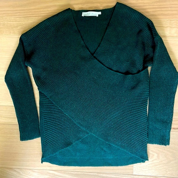ASTR The Label Small Faux Wrap Sweater Hunter Green 🍀 - Picture 1 of 5